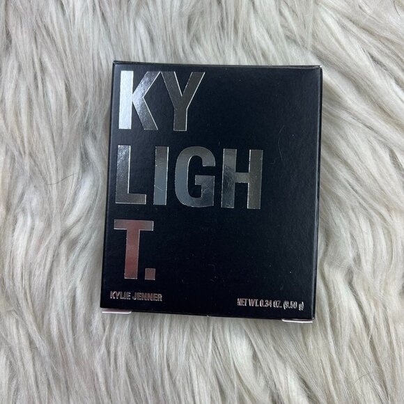 NEW - Kylie Jenner Ky Light Highlighter in Quartz - Picture 3 of 6